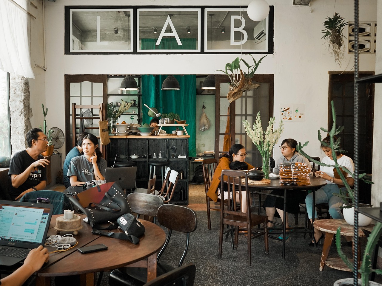 绑卡微信号买卖：跨境商品代理售卖平台